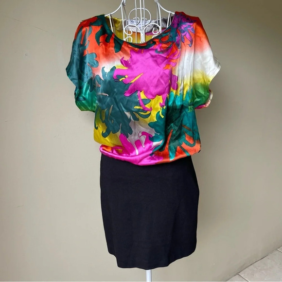 Trina Turk Dress Silk Blend Cowl Neck Pink Green short Print size 2 - Picture 1 of 8